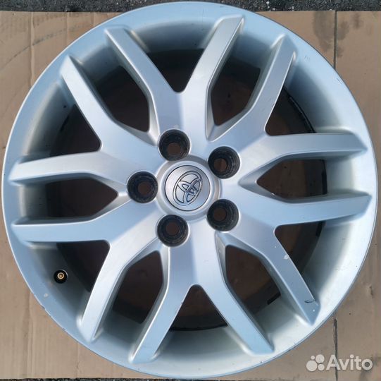 Диск литой R17 5x114.3 Toyota Auris Corolla
