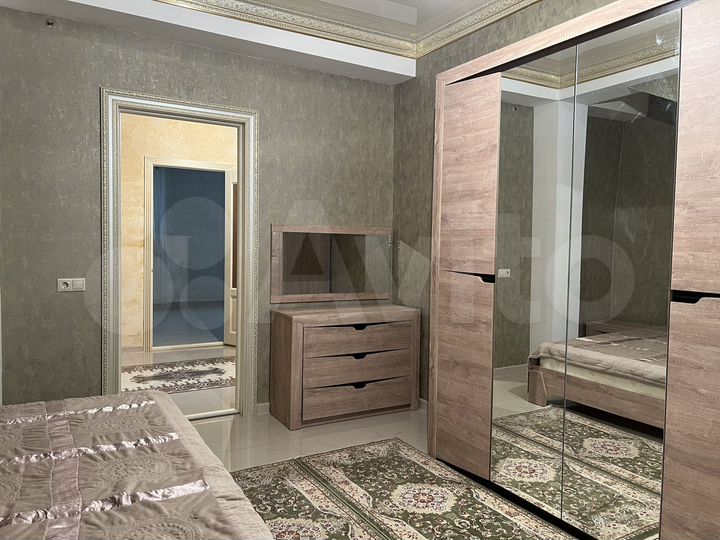 2-к. квартира, 80 м², 1/7 эт.