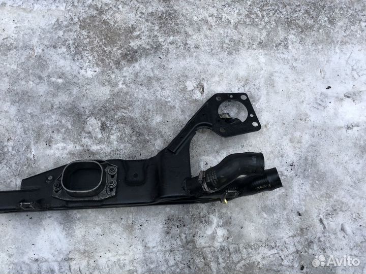 Балка подрадиаторная Audi A4 B6 2,5 TDI