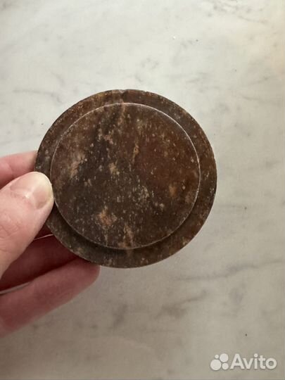 Шкатулка из натурального камня с перламутром