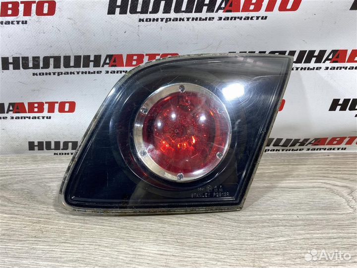 Фонарь правый в крышку багажника Мазда 3 BK бк