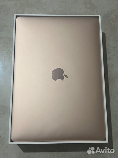 13-inch MacBook Air with Apple M1 / 256 GB SSD