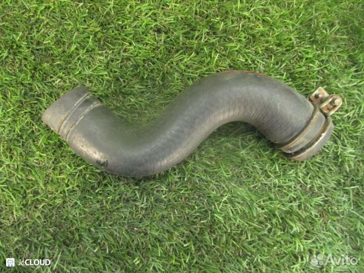 Патрубок радиатора на nissan march K11 CG10DE