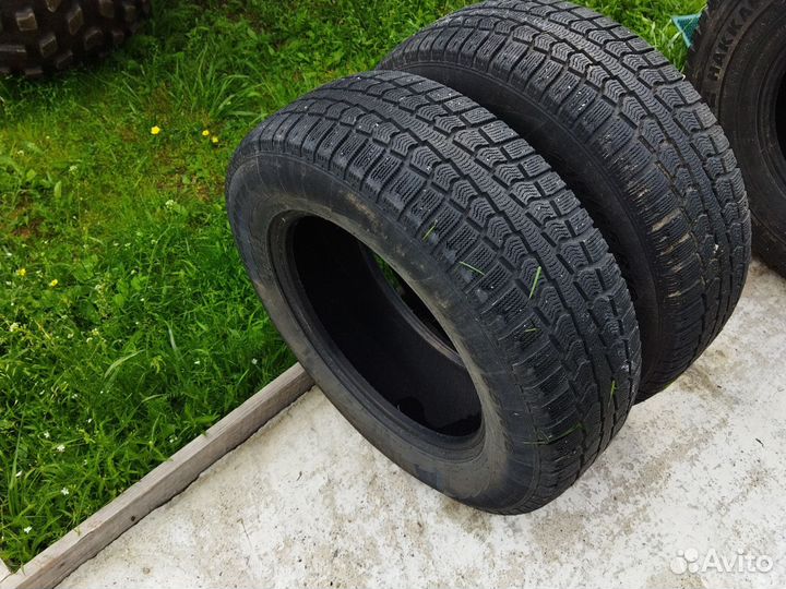 Pirelli Winter Ice Control 215/65 R16 30T