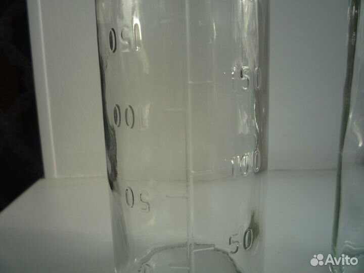 Стеклянная бутылочка