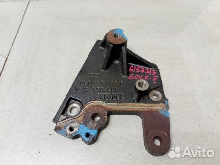 Кронштейн двигателя