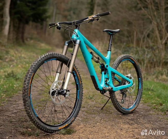 Вилка Intend Flash 571.5 мм 160мм 15х110