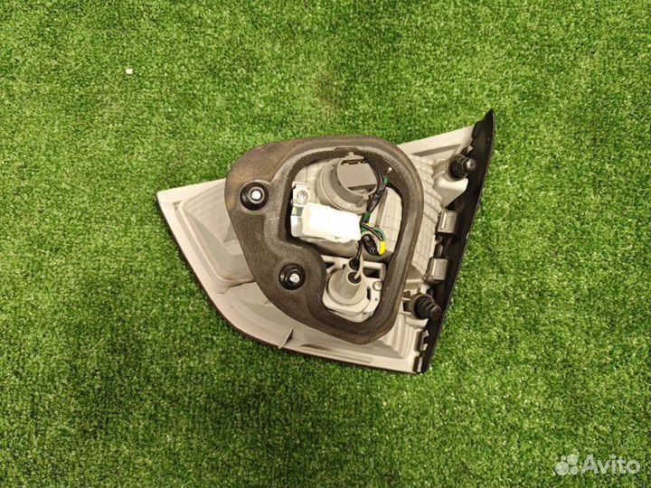 Фонарь задний левый в крышку багажника Hyundai