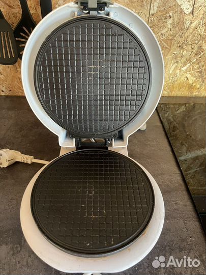 Электровафельница 750w