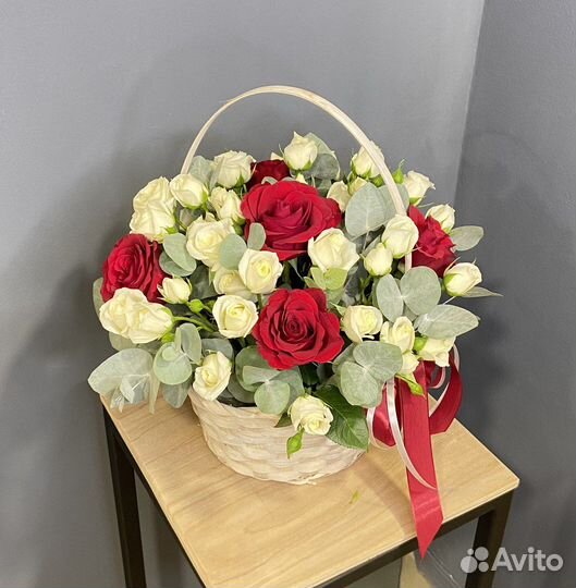 Букет Роз, сорт Delight, бутон 10-15 см. Доставка