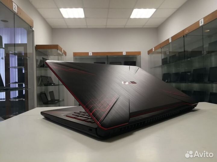 Игровой ноутбук Asus (Core i5-8th/ 16gb/ 1050 Ti)