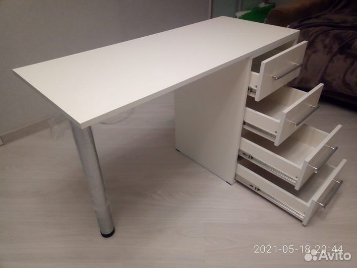 Стол маникюрный для маникюра