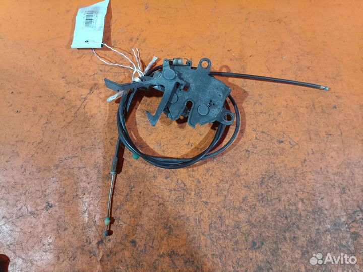 Тросик капота Toyota Corona premio ST210