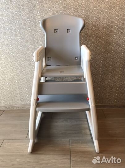 Детский столик для кормления