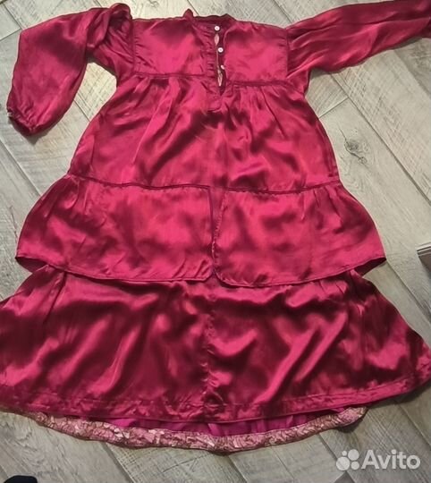 Старинное национальное платье атлас