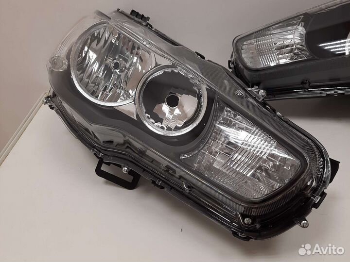 Фара правая Mitsubishi lancer 10