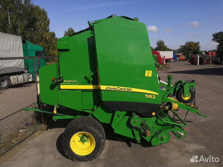 Пресс-подборщик John Deere 990, 2012