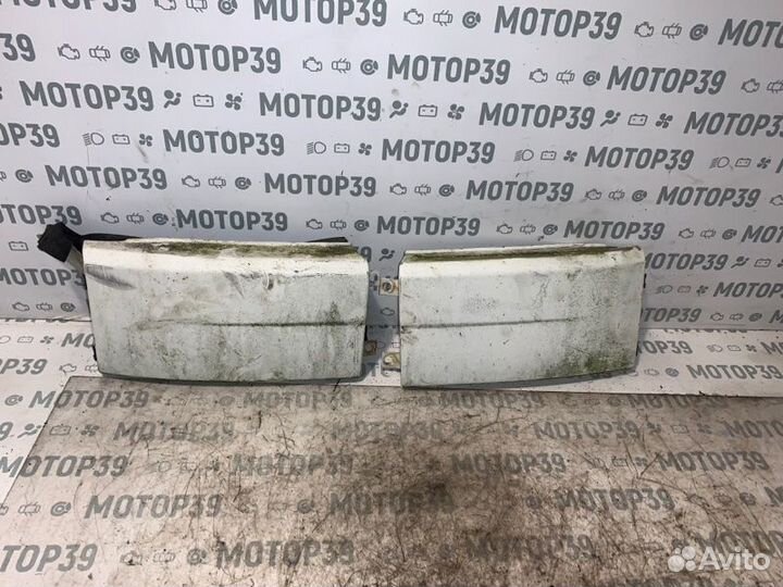 Решетка радиатора Volkswagen Transporter 2.4 TDI