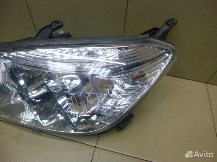 Фара левая Toyota Rav4-3 2005-2010