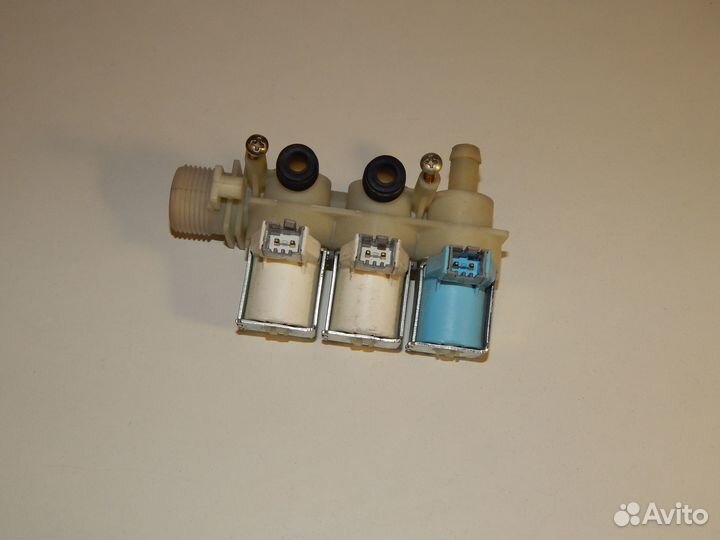 Клапан подачи воды тройной под фишку C00110331