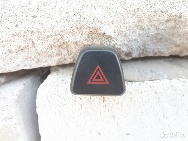 Кнопка включения аварийной остановки LADA Granta