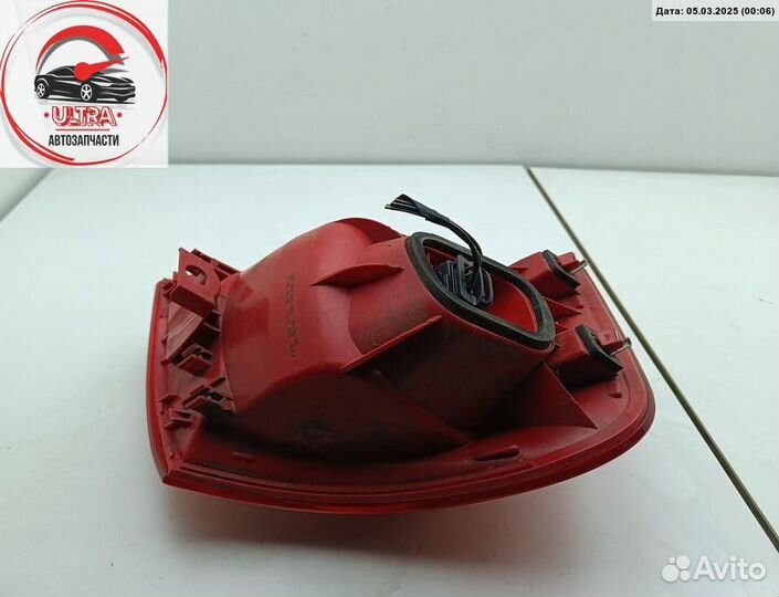 Фонарь задний правый б/у Volkswagen Passat B6