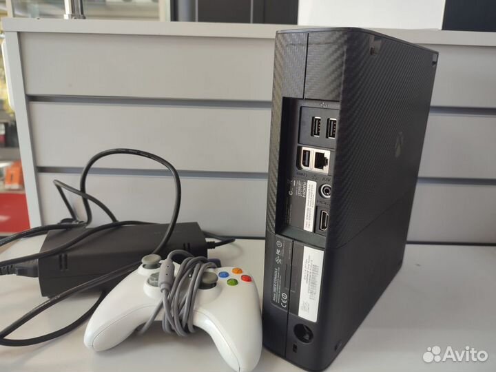 Xbox 360e 32 гб