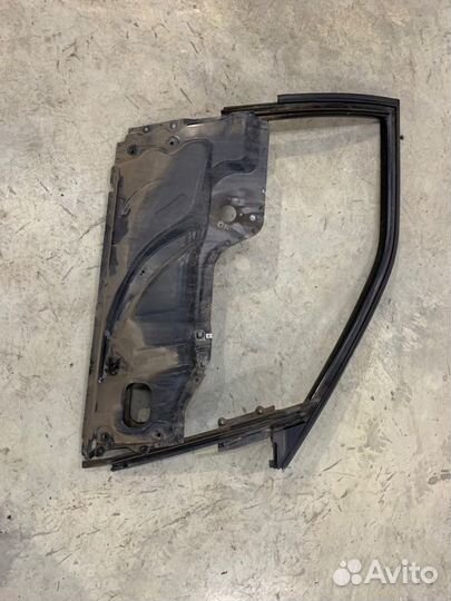 Рамка стекла передняя правая Audi 80 B3 PM 1.8