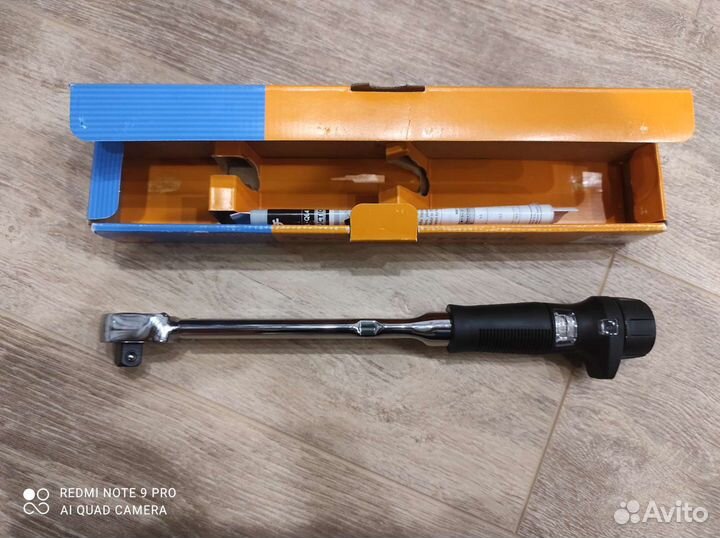 Динамометрический ключ Tohnichi QL100N4