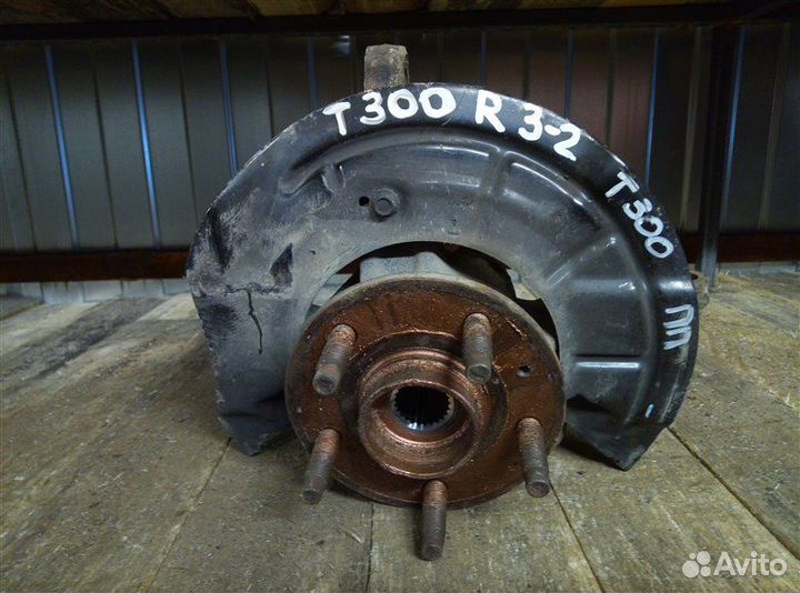 Кулак (цапфа) передний правый Chevrolet Aveo T300