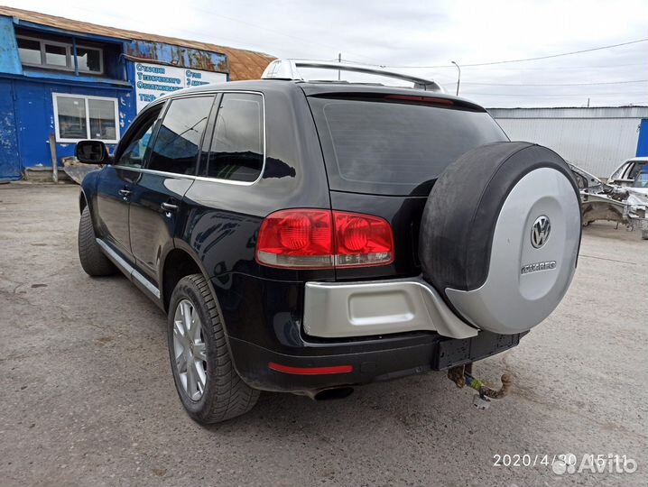 Защита топливного бака правая верхняя Volkswagen Touareg 2004 7L0201980 Отличное состояние