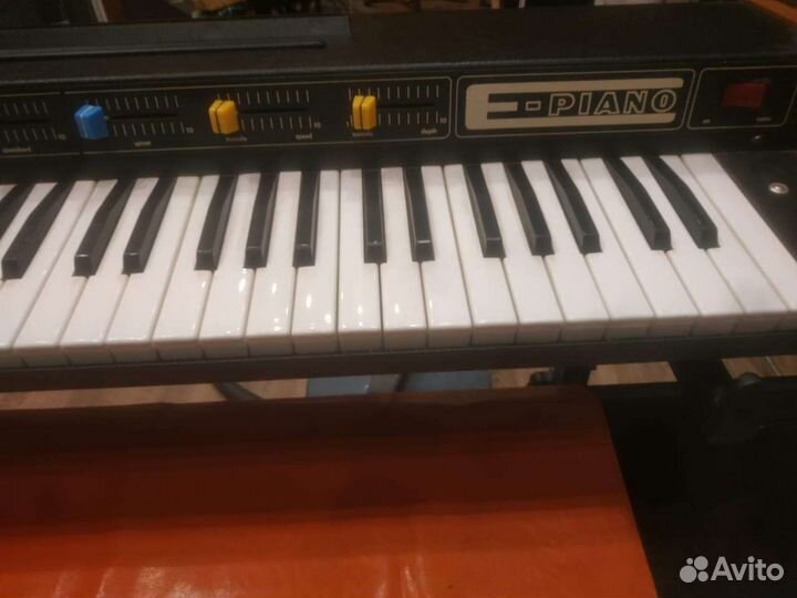 Аналоговый синтезатор Vermona Electropiano