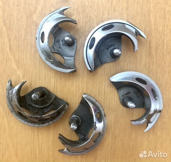 Челнок, корпус челнока, челночное устройство