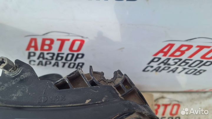 Фара правая Ford Explorer 5