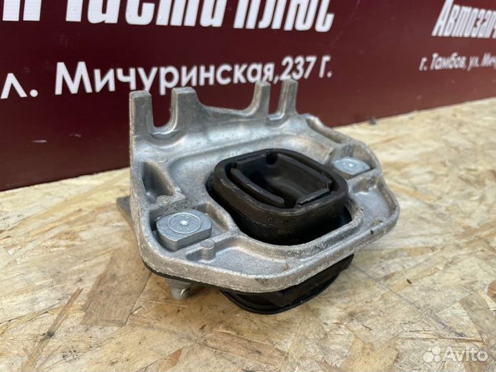 Опора двигателя Renault Duster