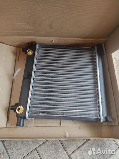 Радиатор охлаждения mercedes w201, w124