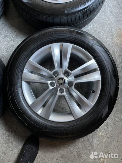 R17 Yokohama BluEarth AE50 215/65, PCD 5x112 DIA 57.1