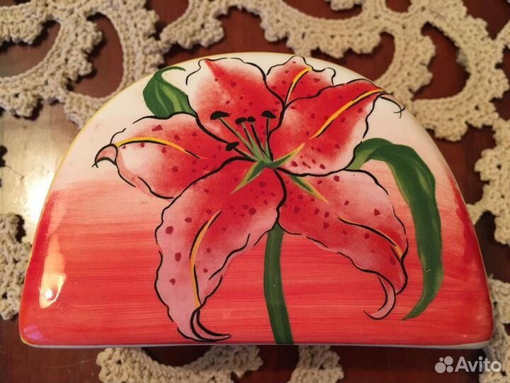 Набор посуды для сервировки стола