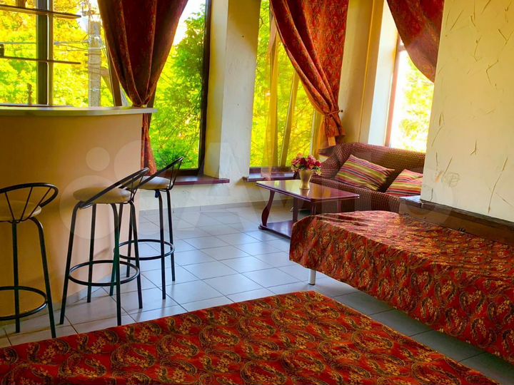 Комната 20 м² в > 9-к., 1/2 эт.