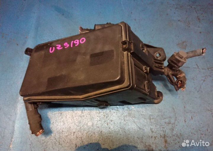 Блок предохранителей Lexus Gs 3