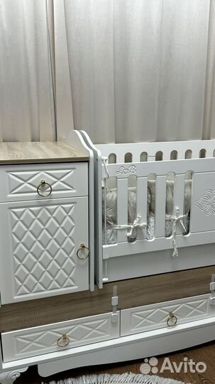 Детская кроватка с комодом