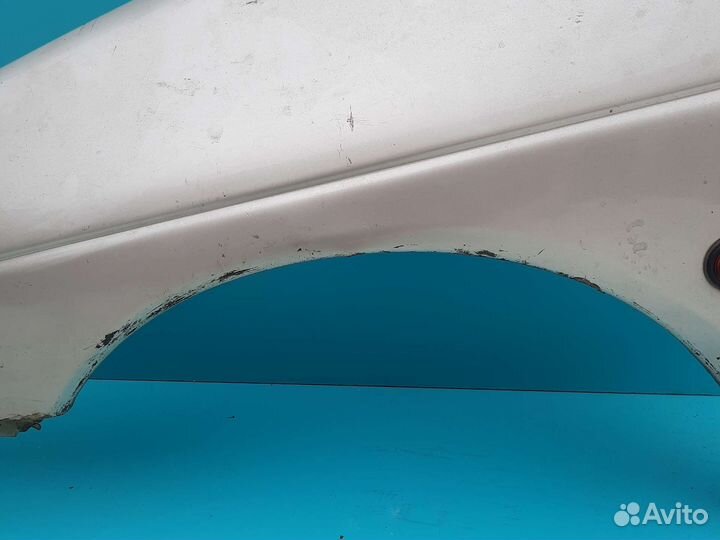 Переднее левое крыло Renault megane 1