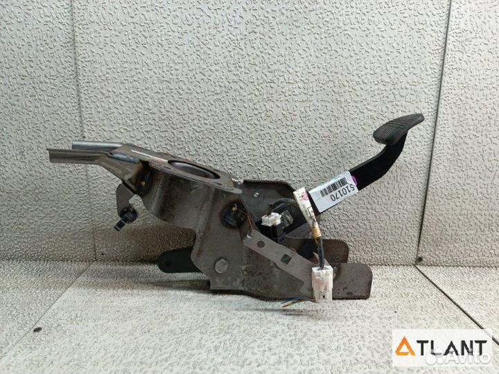 Педаль тормоза nissan caravan