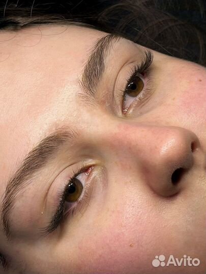 Модель на наращивание ресниц