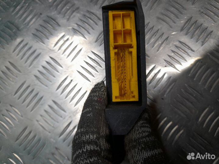 Блок управления Airbag SRS Renault Sandero хечбэк