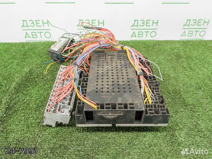 Блок предохранителей Volvo S60, V70, S80