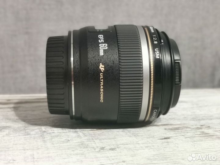 Объектив Canon 60mm