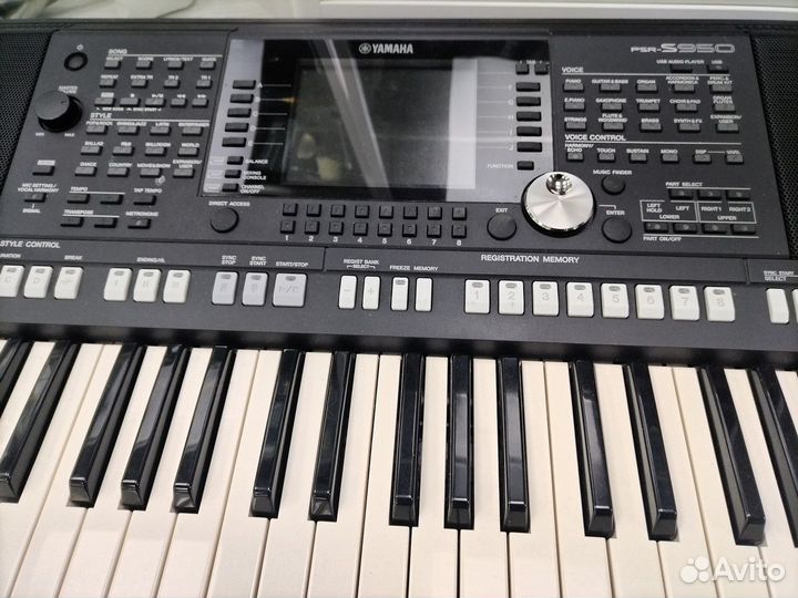 Синтезатор Yamaha PSR-S950