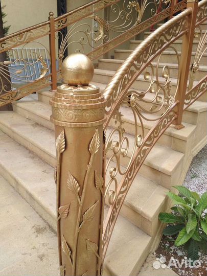 Покраска ворот калиток, старые крыши домов шиферы
