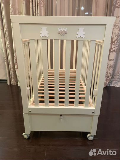 Детская кроватка